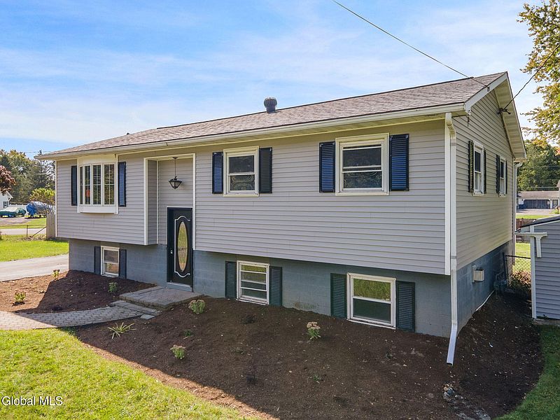2nd image of 186 Middletown Road