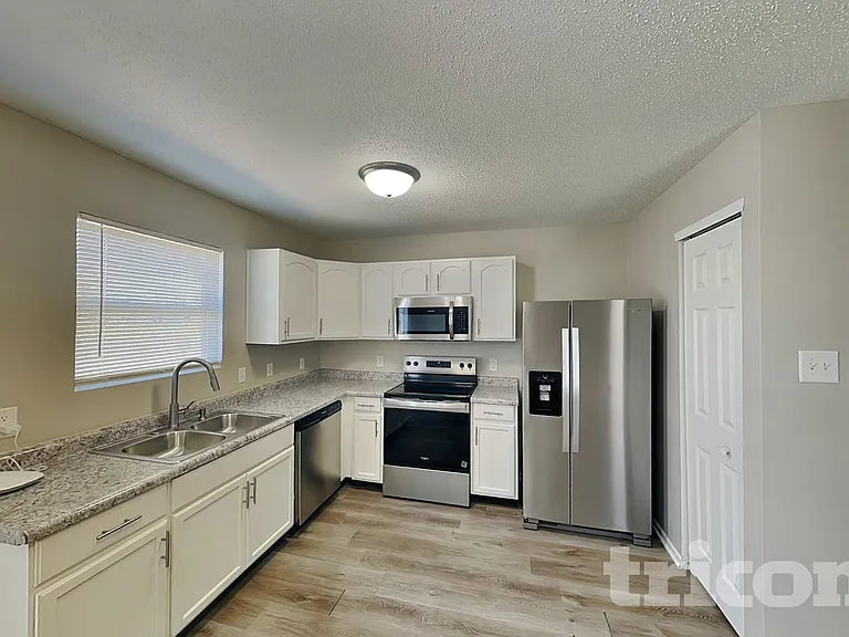 2869 Ludwig Dr — Photo 5