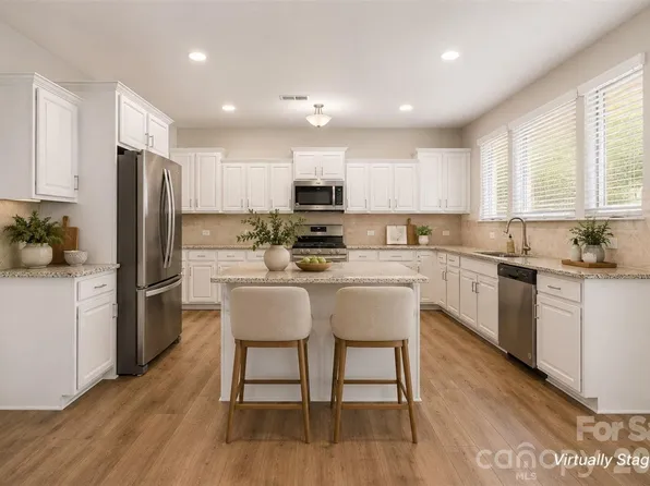 2120 Katie Alice Cir, Waxhaw, NC 28173