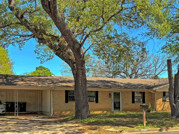 905 Bunny Rabbit Rd, Athens, TX 75751