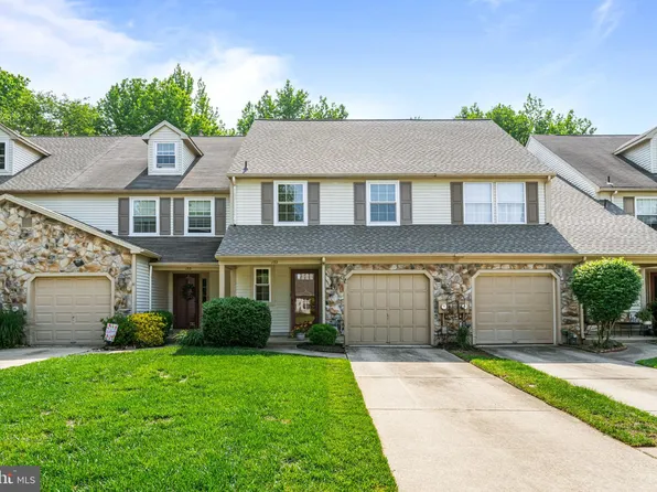 132 Wagonwheel Ct, Marlton, NJ 08053