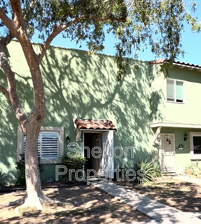 1st image of 10207 N 8th Pl #A