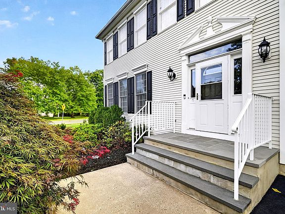 3rd image of 86 Chicory Ln