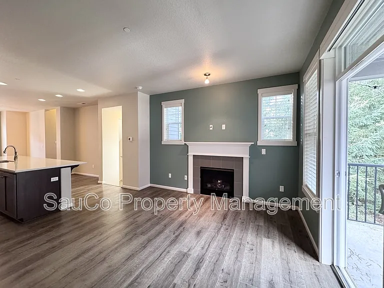 175 NE 80th Ave — Photo 4