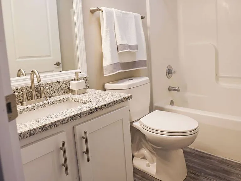 2400 Hemlock Dr — Photo 10