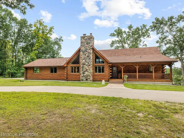 1015 Bald Eagle Lake Rd, Ortonville, MI 48462