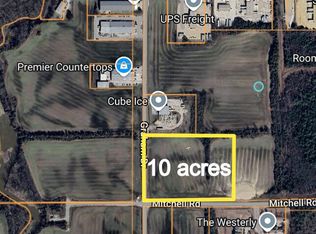 Graham Dr, Tupelo, MS 38801