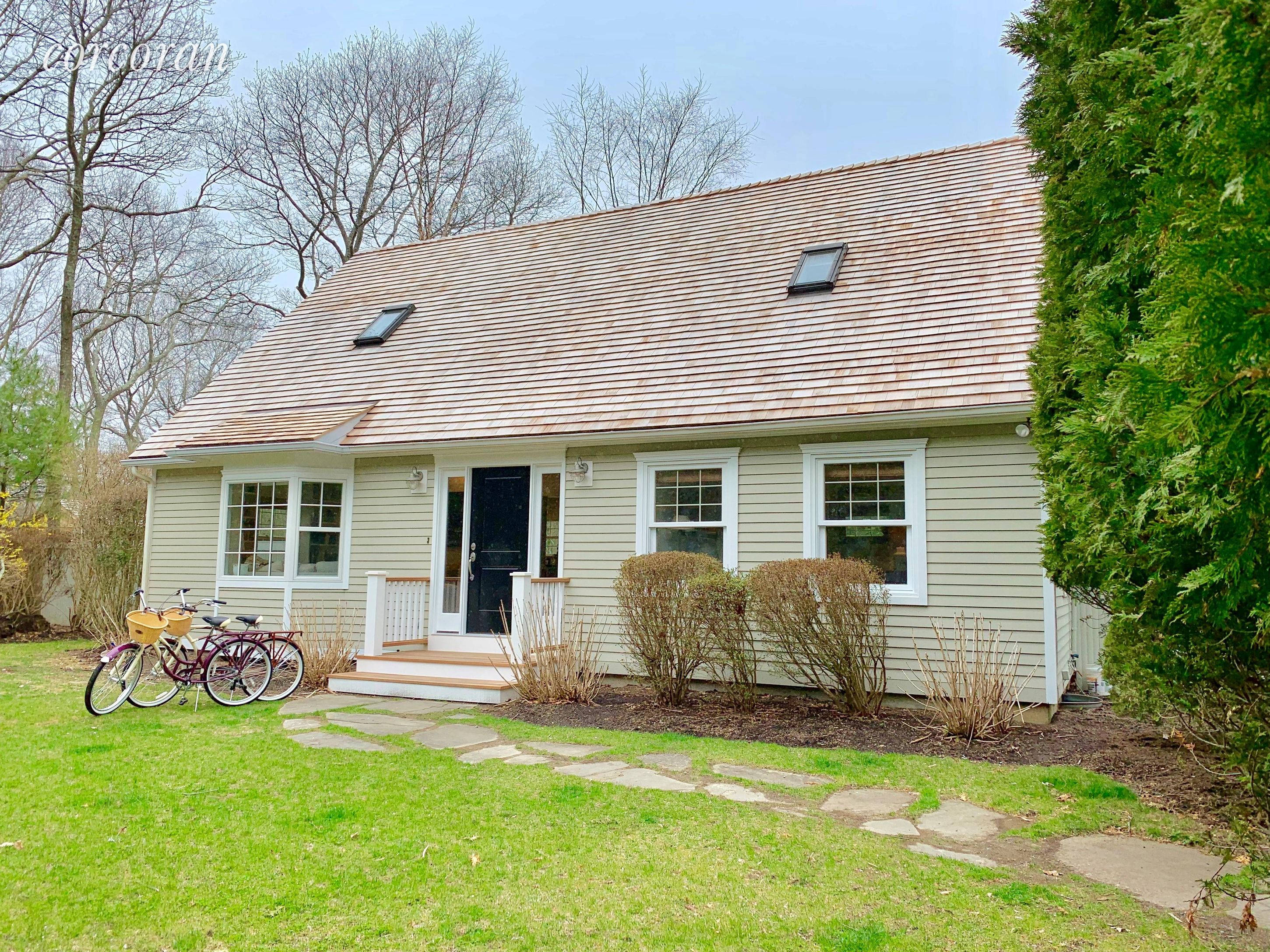 97 Wainscott NW Rd in Wainscott Out East