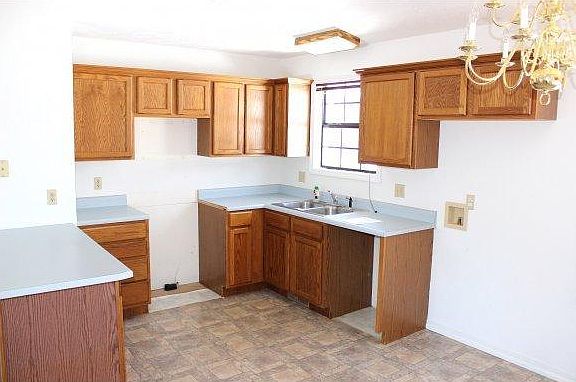 5th image of 280 Deer Park Cir
