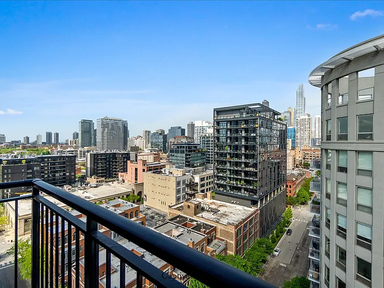451 W Huron St #1507 — Photo 10
