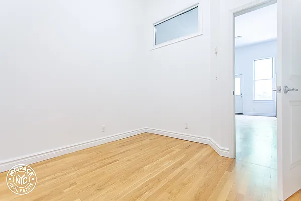 Rented by MySpaceNYC | media 16