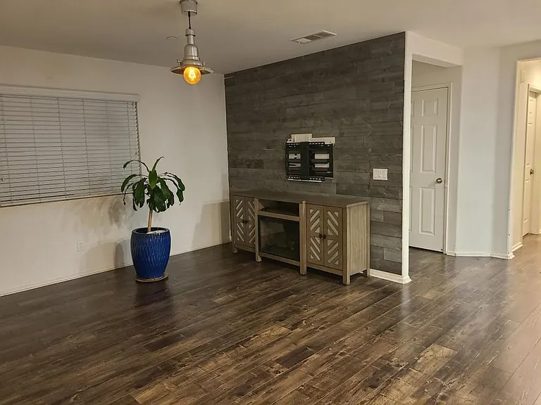 1420 Allium Ct — Photo 5
