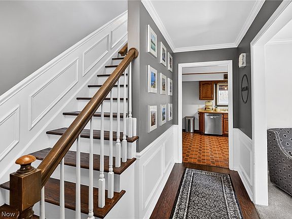 5th image of 886 Ewing Rd