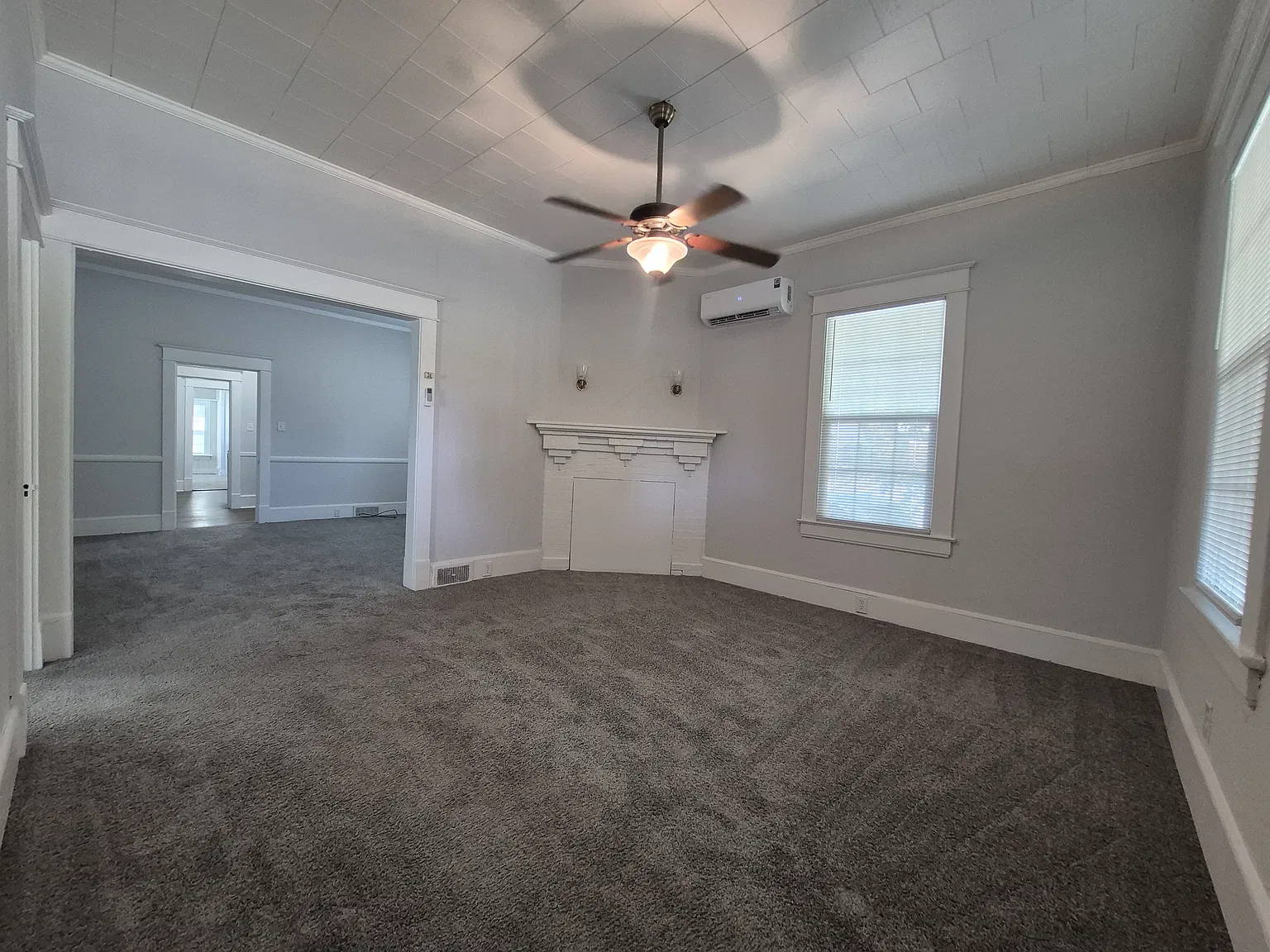 3 bed, $1,300 — Photo 4