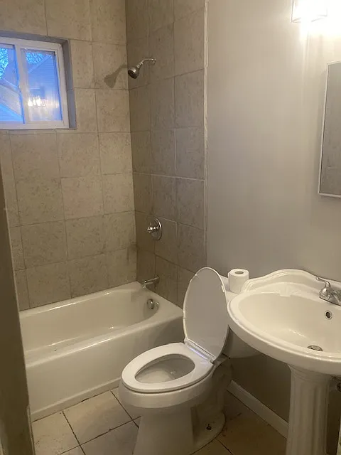 3 bed, 1200 sqft, $2,100 — Photo 4