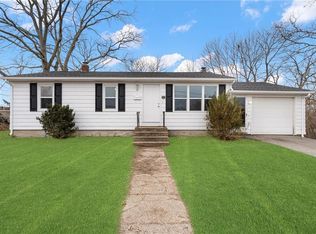 7 Nancy St, Coventry, RI 02816