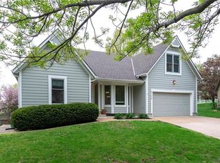 4706 Roundtree Ct, Shawnee, KS 66226