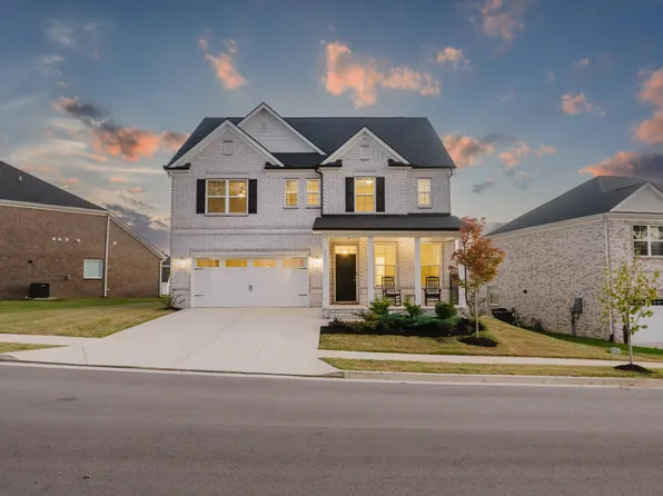 2045 Elk Springs Dr, Hermitage, TN 37076