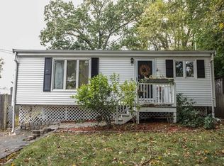 18 Overlook Rd, Holbrook, MA 02343