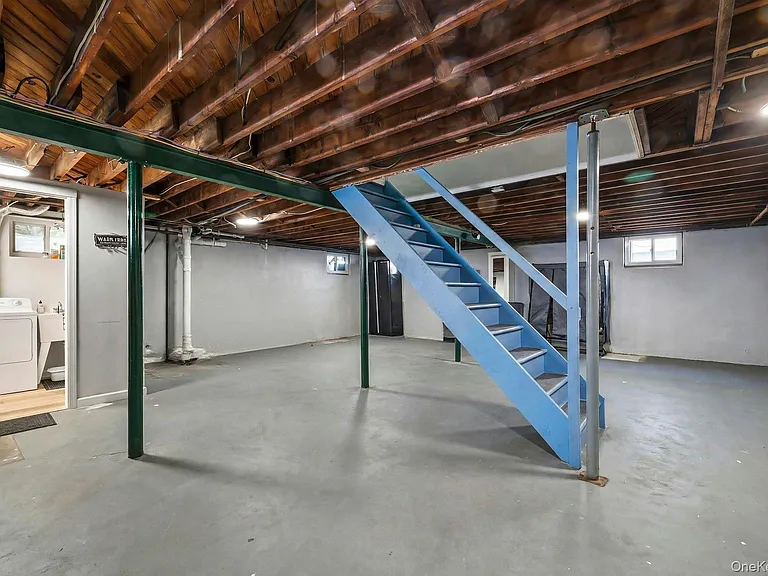 135 Woolsey Ave — Photo 17