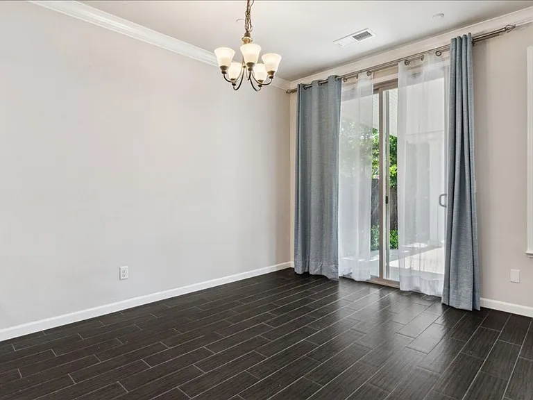 1875 Verrazona Dr — Photo 12