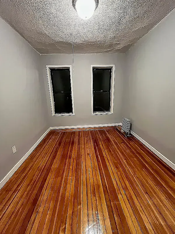 55 Nagle Avenue — Photo 1