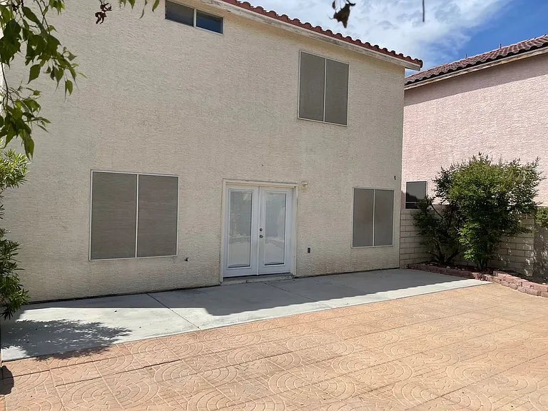 8720 Majestic Pine Ave — Photo 12