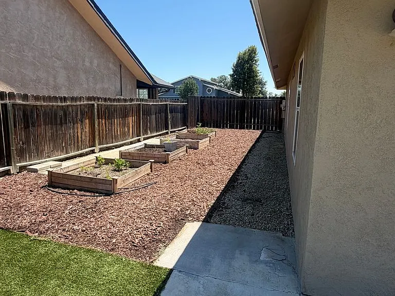 2568 Mayfair Ct — Photo 26