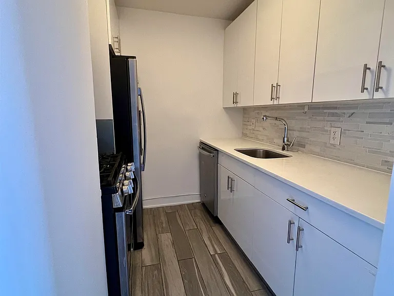 500 Central Ave #504 — Photo 2