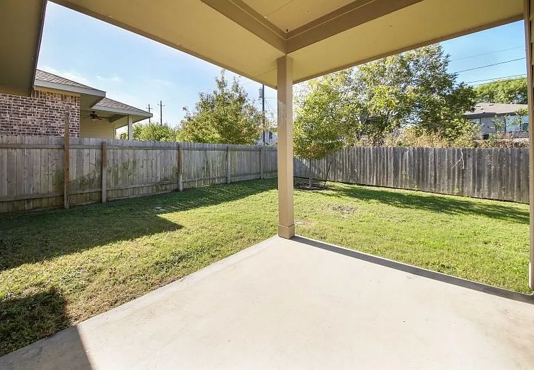 14002 Madrigal Ln — Photo 33