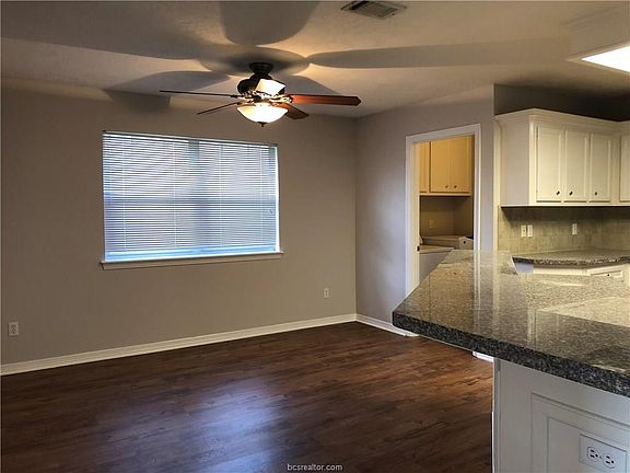 3rd image of 3738 Chantal Cir
