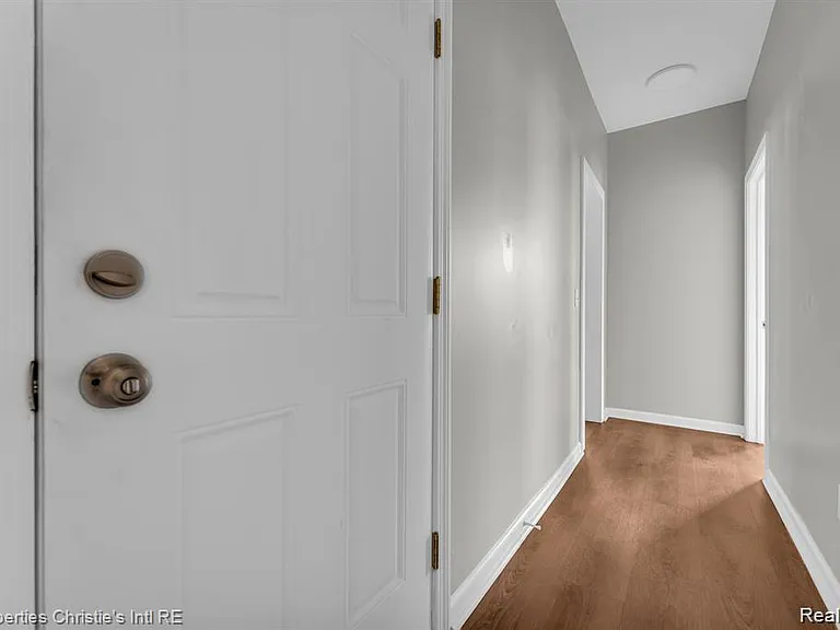 2508 Clairmount St — Photo 9