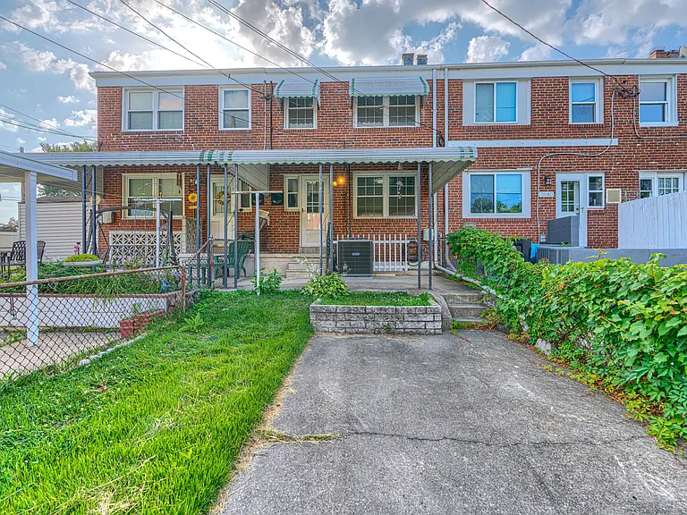 7842 Saint Boniface Ln — Photo 21