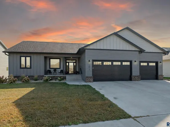 1012 S Nicholas Ave, Brandon, SD 57005