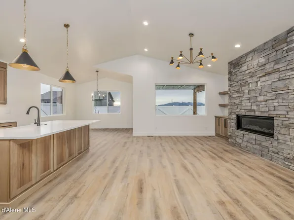 9124 W Cultivator Ave, Rathdrum, ID 83858