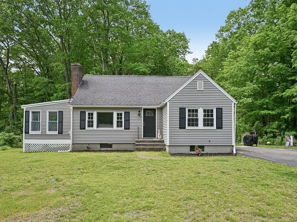 18 Carleton Rd, Leicester, MA 01524