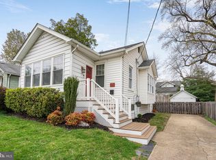11 W Caton Ave, Alexandria, VA 22301