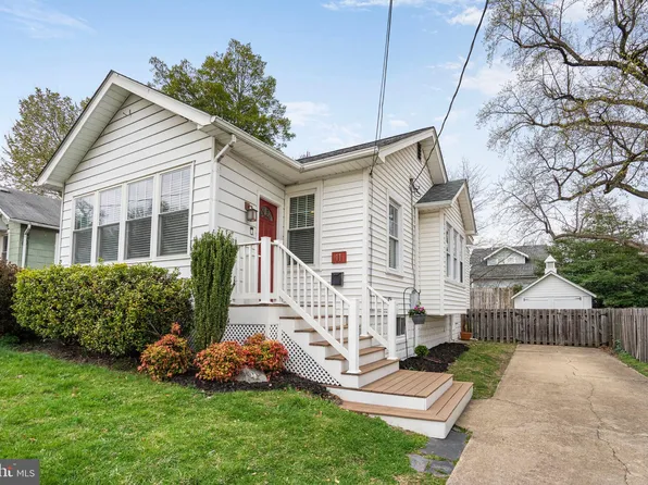 11 W Caton Ave, Alexandria, VA 22301