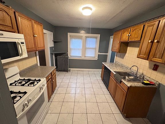 4th image of 20 Tower Ave Floor 2