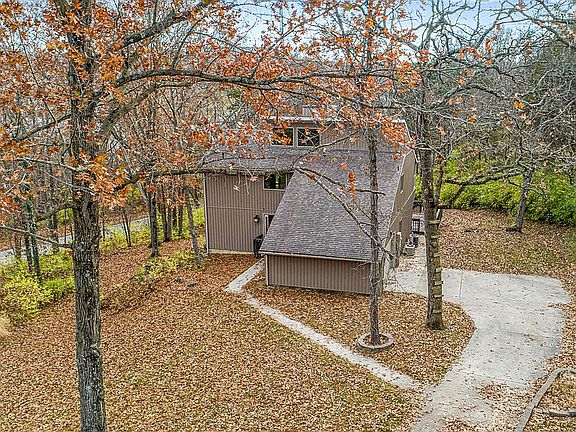 2nd image of 2601 Kenwood Cir