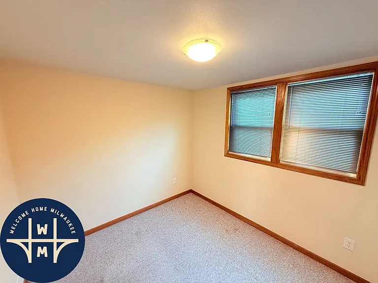 2054 S 72nd St — Photo 15