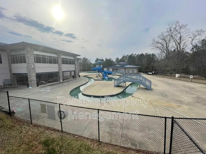 3 bed, 2.5 bath, 1672 sqft, $1,800 — Photo 4