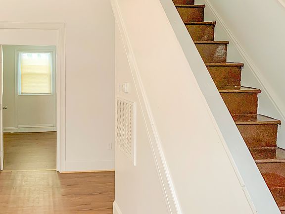 3rd image of 1120 Hinton St