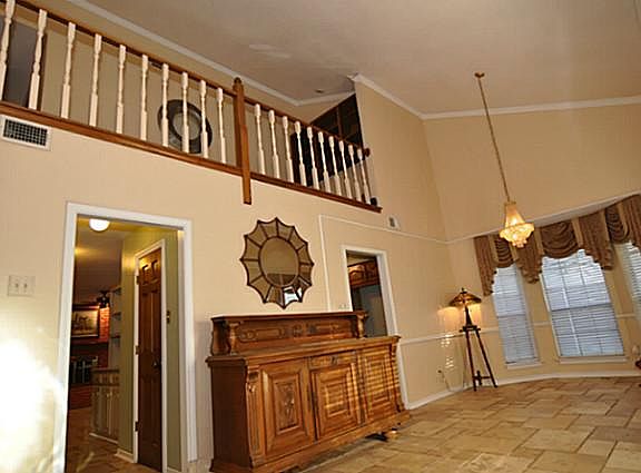 5th image of 5601 Cambria Dr