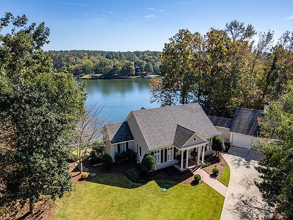 3rd image of 1020 Elk River Ct