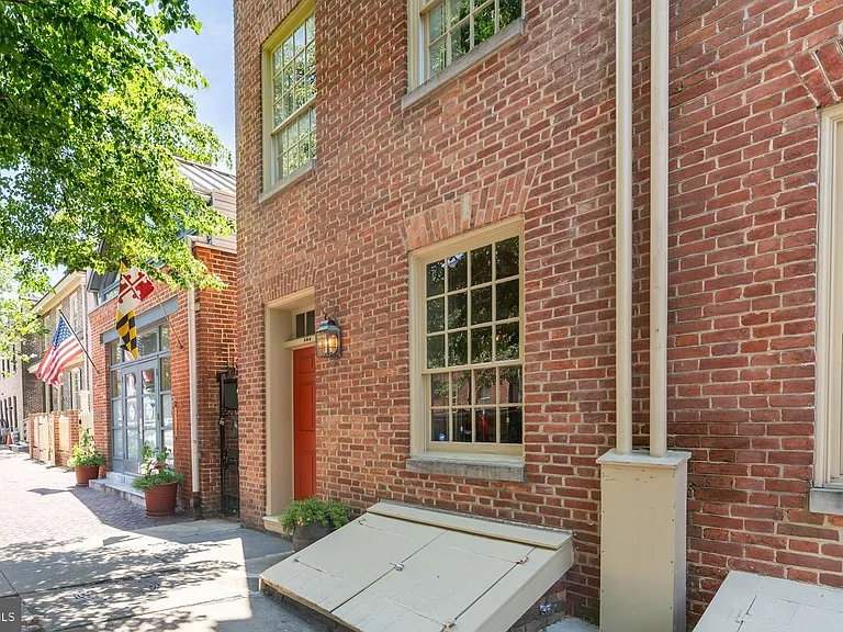 806 S Ann St — Photo 45
