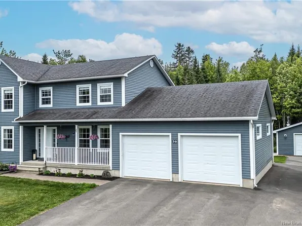 30 Rose Way, New Maryland, NB E3C 0C1