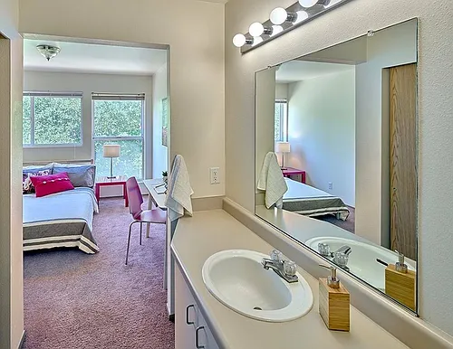 Floor plan 4x2 - By the Bedroom