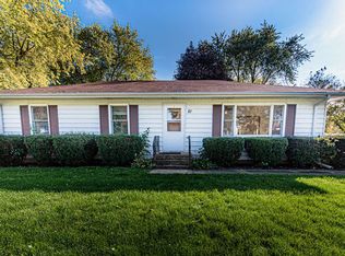 51 Burnett Ave, Lake Villa, IL 60046