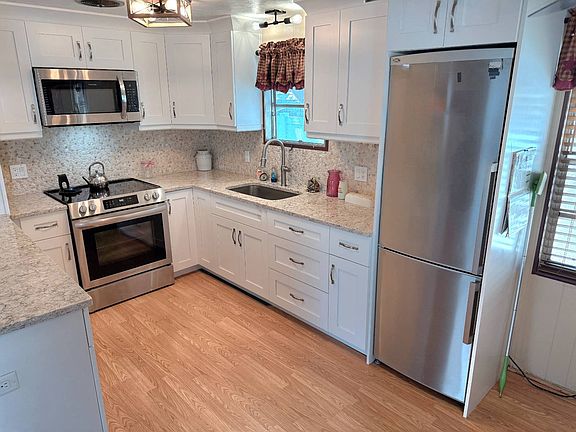 3rd image of 4300 E Bay Dr #110